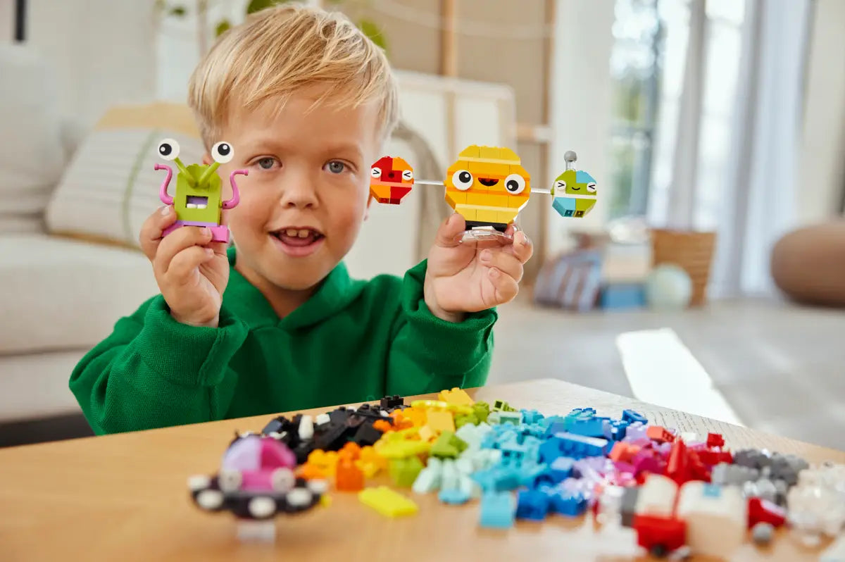 ليجو 11037 كلاسيك الكواكب الفضائية الإبداعية مكعبات التركيب LEGO