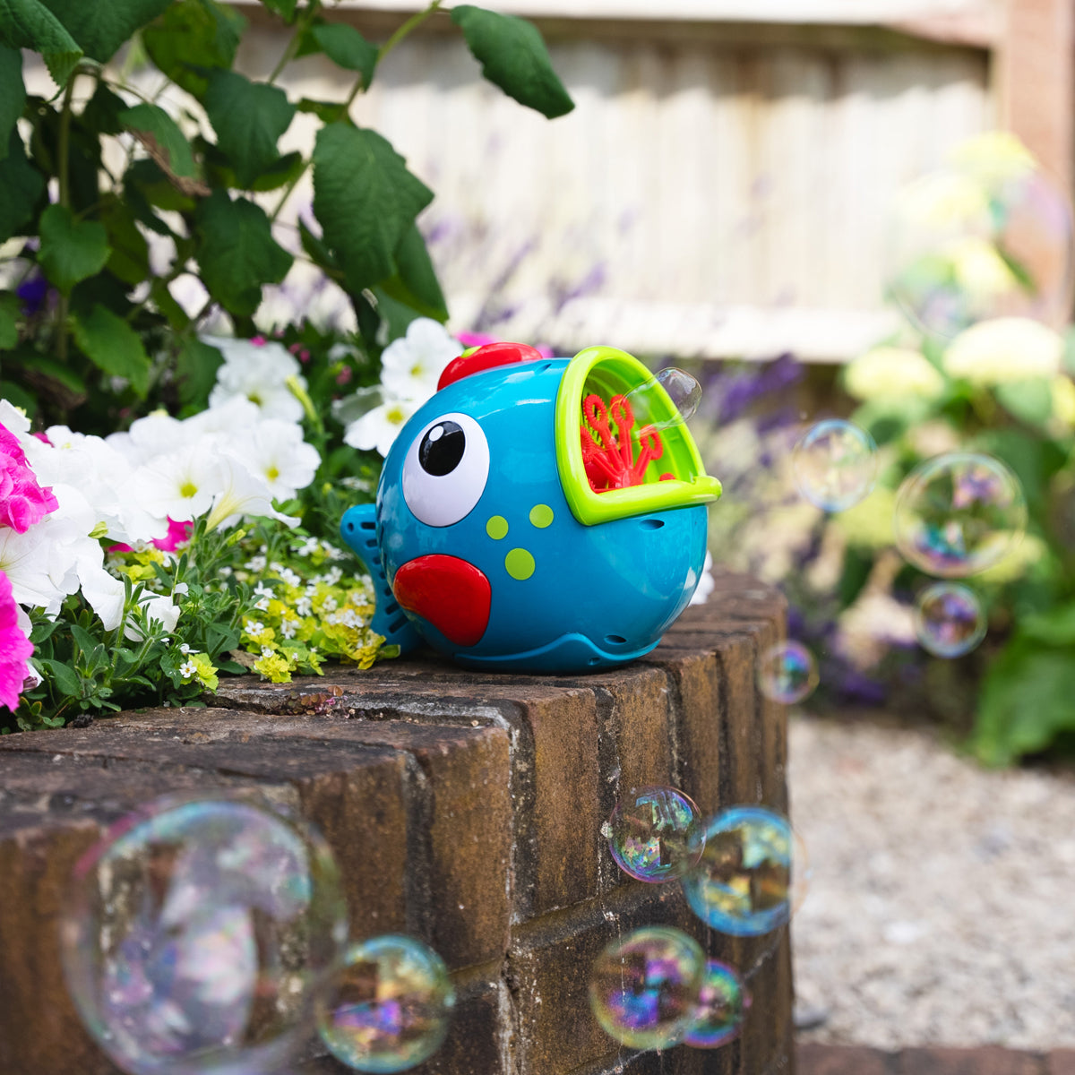 التعليم المبكر آلة فقاعات فريدي السمكة فقاعات الماء والصابون ELC