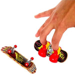 هوت ويلز لوح تزلج مزدوج مع حافظة مركبات الأطفال HotWheels