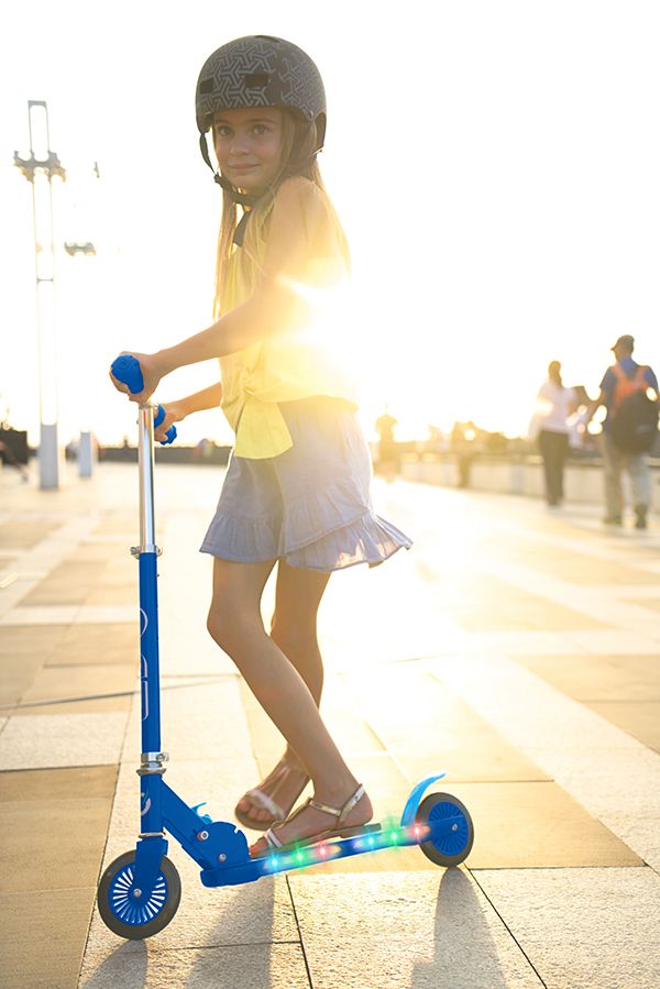 ايفو سكوتر بضوء فلاش بعجلتين ازرق سكوتر عجلتين EVO