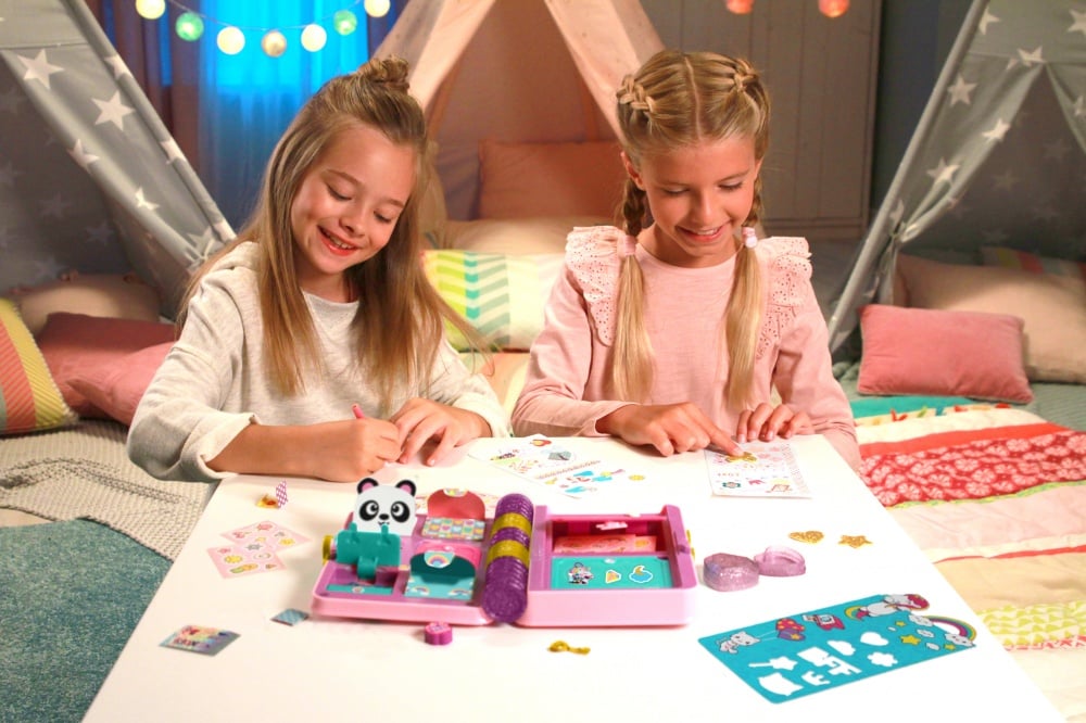 فان لوكيتس مذكرات سرية باللون الوردي اللامع رسم و تلوين FUNLOCKETS