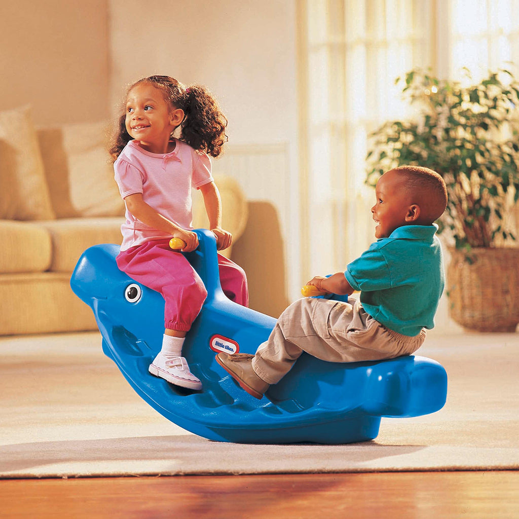 ليتل تايكس لعبة مرجيحة الحوت لون أزرق مركبات الدف Little Tikes