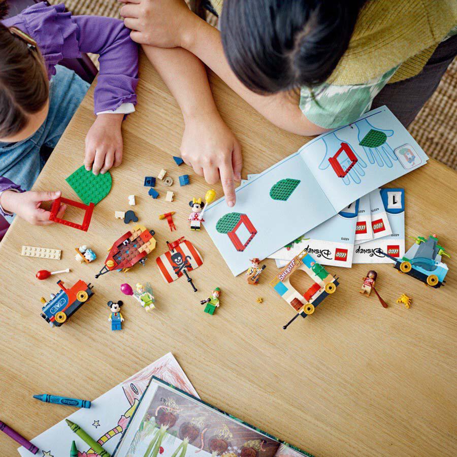 ليجو ديزني قطار احتفال ديزني مكعبات التركيب LEGO