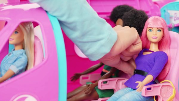 باربي طائرة الاحلام متحولة مع 15 قطعة اكسسوارت الدمى Barbie