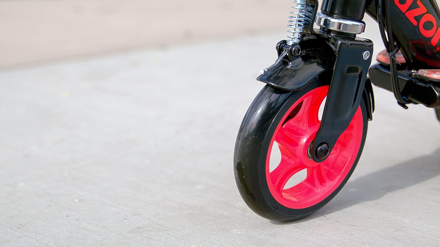 رايزور سكوتر كهربائي باور كور E90 سكوتر كهربائي Razor