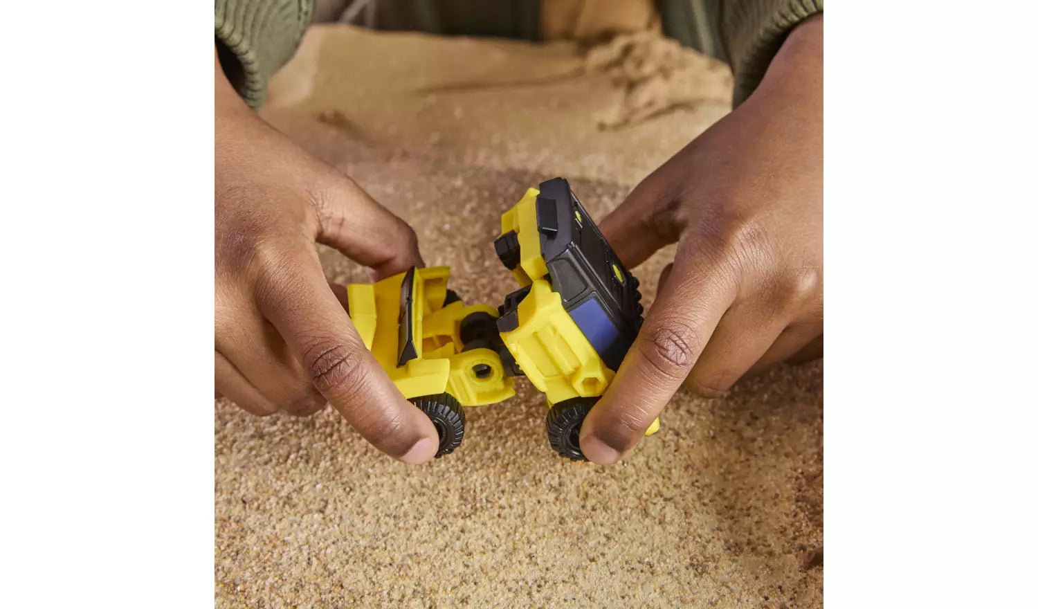 ترانسفورمرز مجسم بامبلبي سايبر وورلد شخصيات كرتونية Transformers