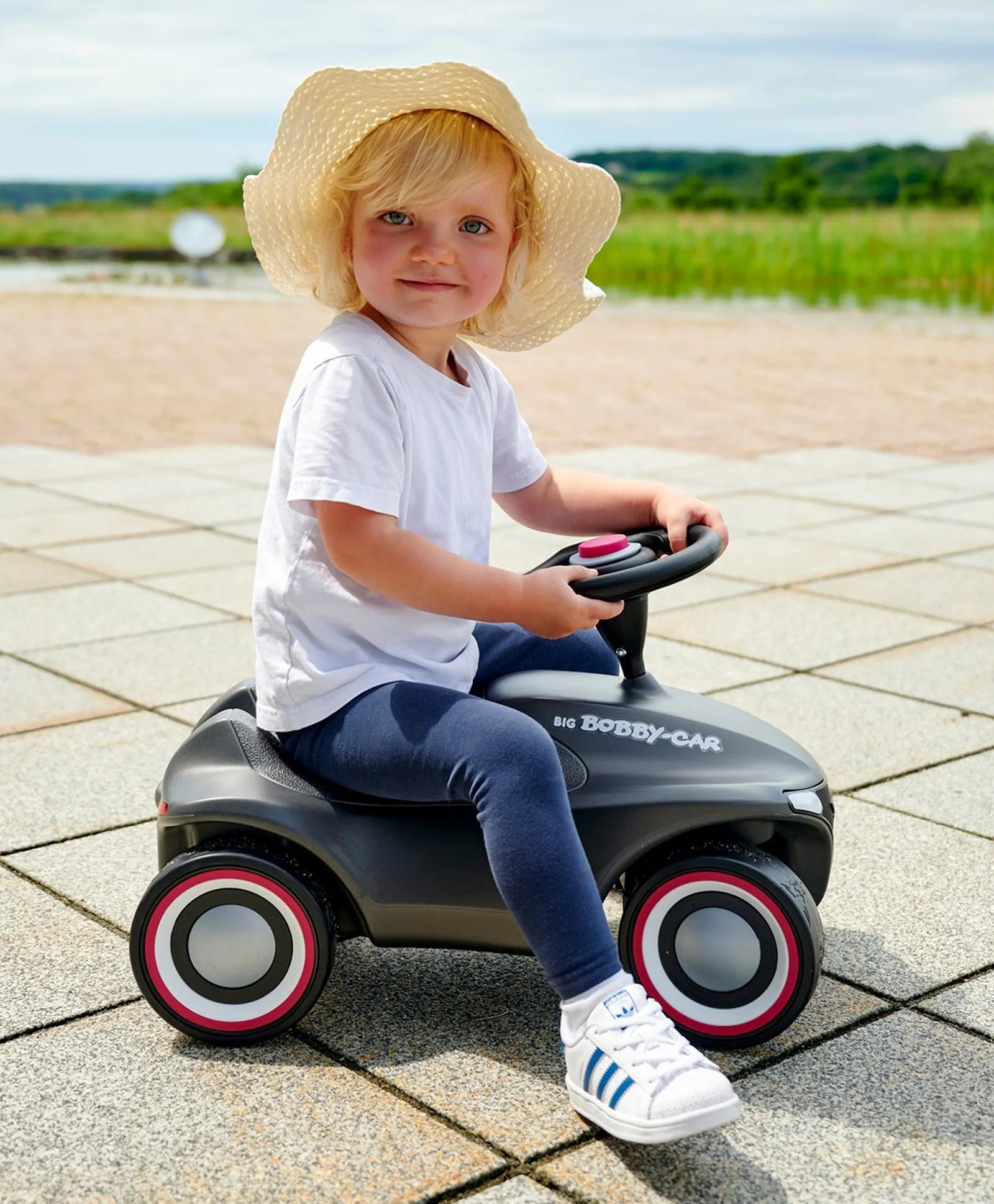 بيج لعبة سيارة بوبي كار نيو سوداء مركبات الدف BIG