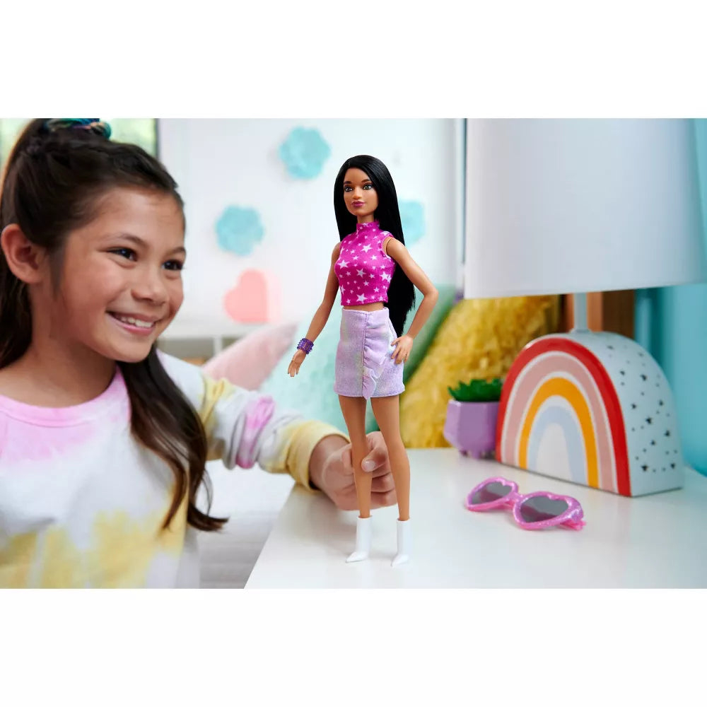 باربي دمية فاشونيستا بشعر اسود و بلوزة بطبعة نجوم وردية دمى الشخصيات Barbie