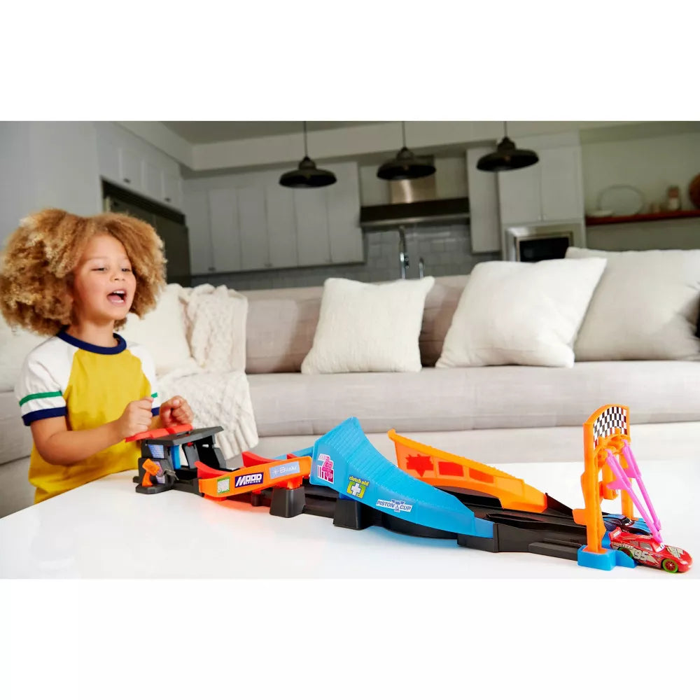 كارز مضمار سباق سيارات مضيئ مركبات مع مسار Disney