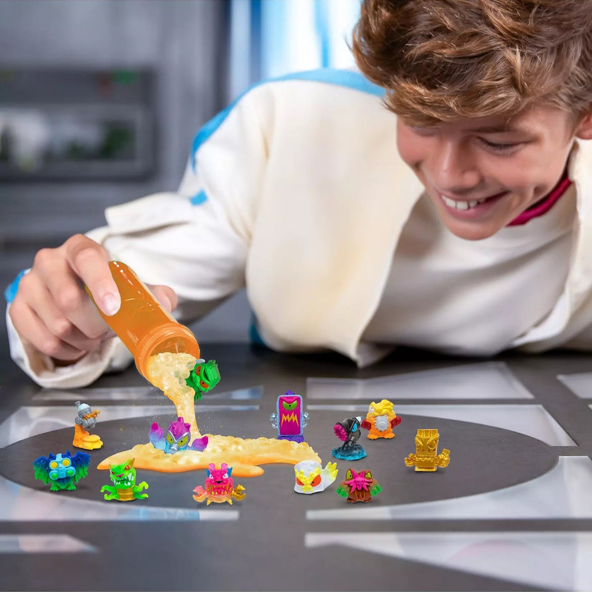 مستر بيست لاب مختبر الأسراب قطة السلطعون مجسمات الحيوانات MrBeast Lab