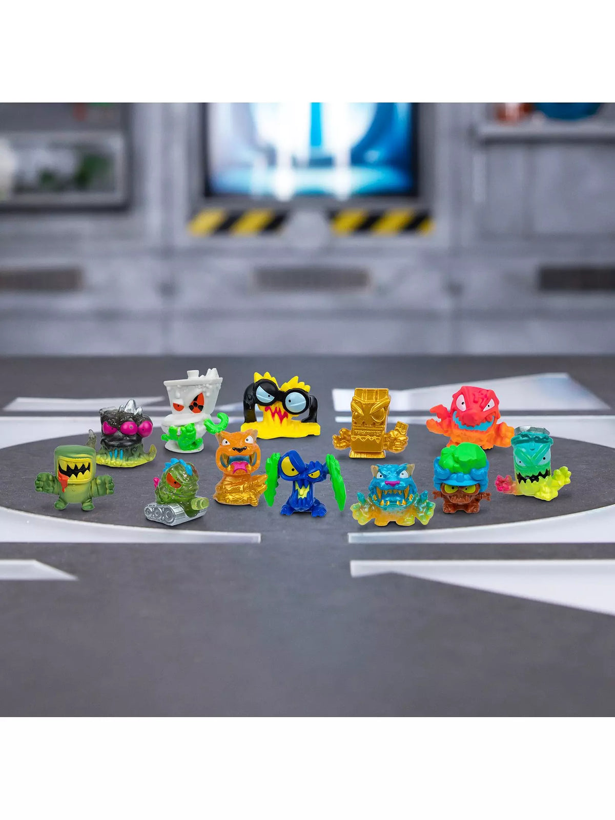 مستر بيست لاب مختبر الأسراب الضخمة متنوع مجسمات الحيوانات MrBeast Lab