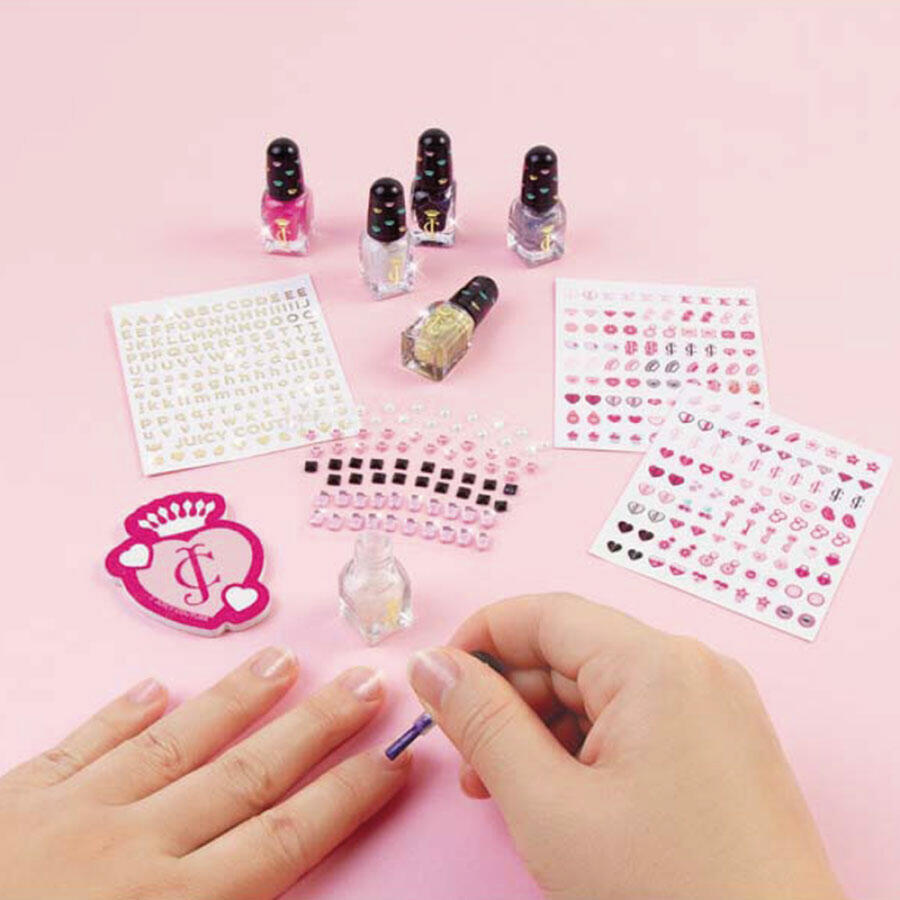 ميك ات ريل مانيكير بتصميمات مبهرة المكياج والتجميل Make it Real