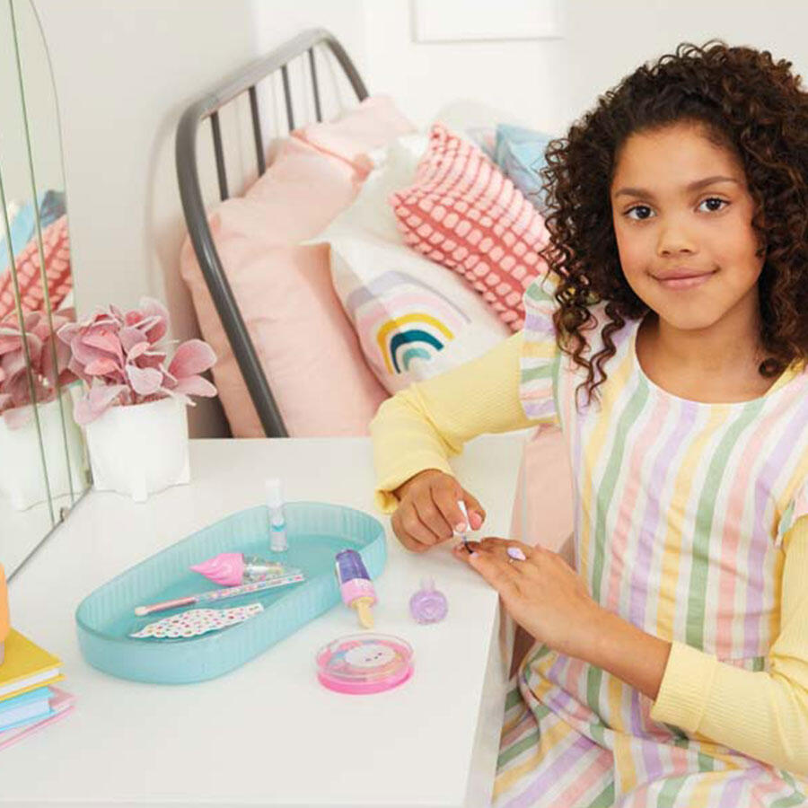 ميك ات ريل مستحضرات التجميل كاندي شوب المكياج والتجميل Make it Real