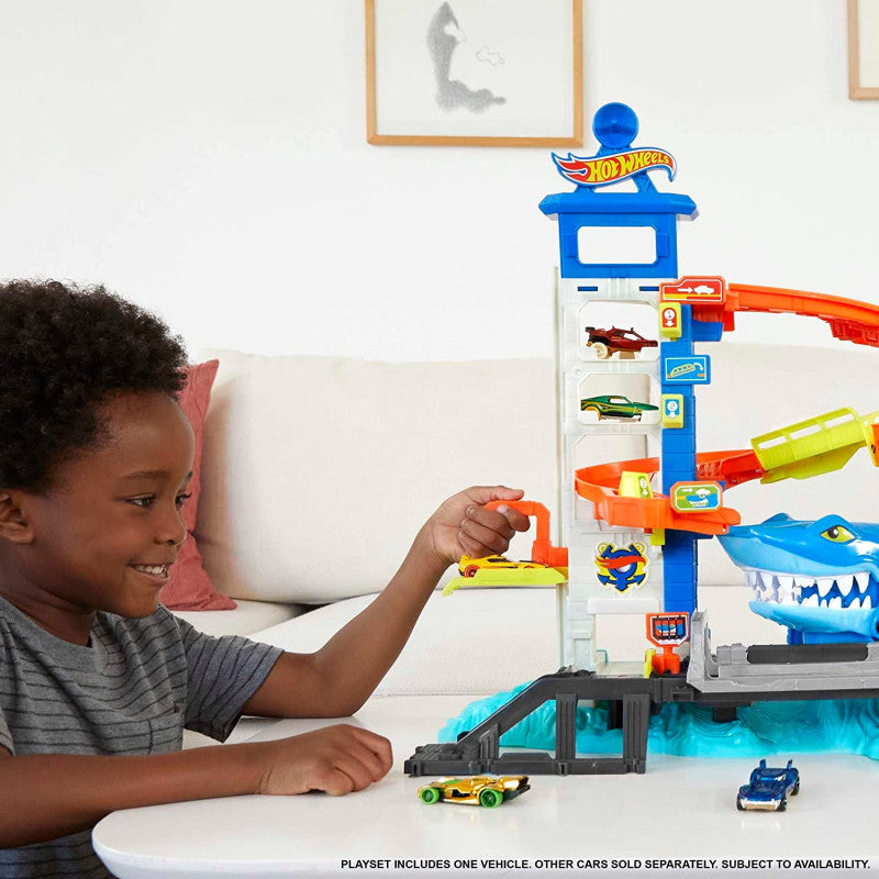 هوت ويلز مضمار تحدي القرش مركبات مع مسار HotWheels