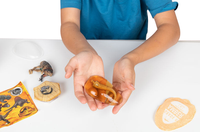 جوراسيك ورلد بيضة كابتيفاز دومينيون مجسمات الحيوانات Jurassic World