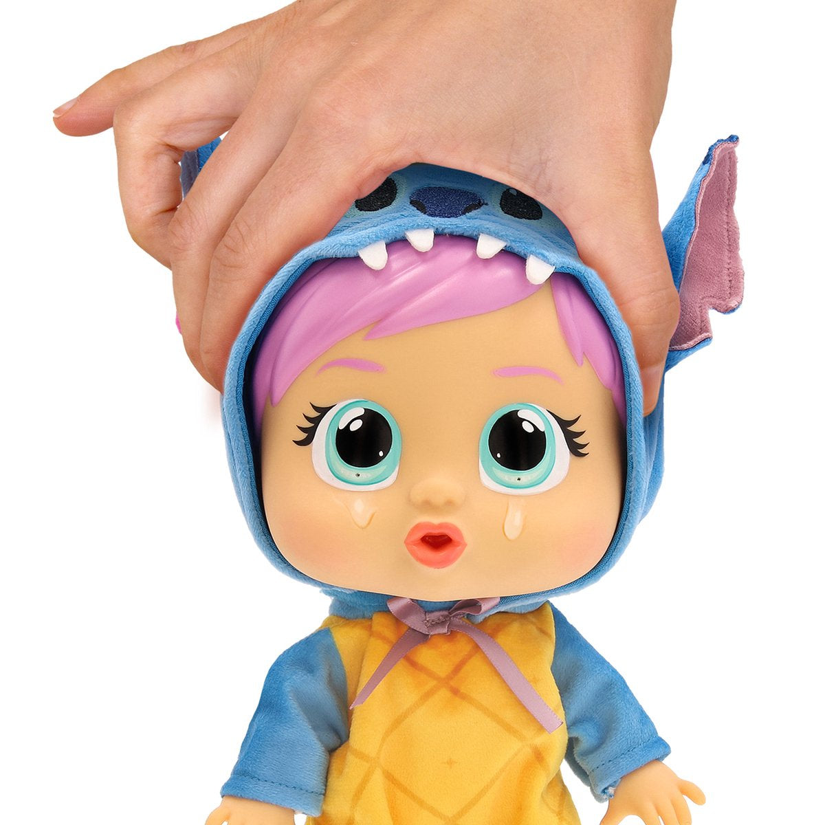 كراي بيبيز دمية ستيتش لوفينق كير دمية مع اكسسوارات CRY Babies